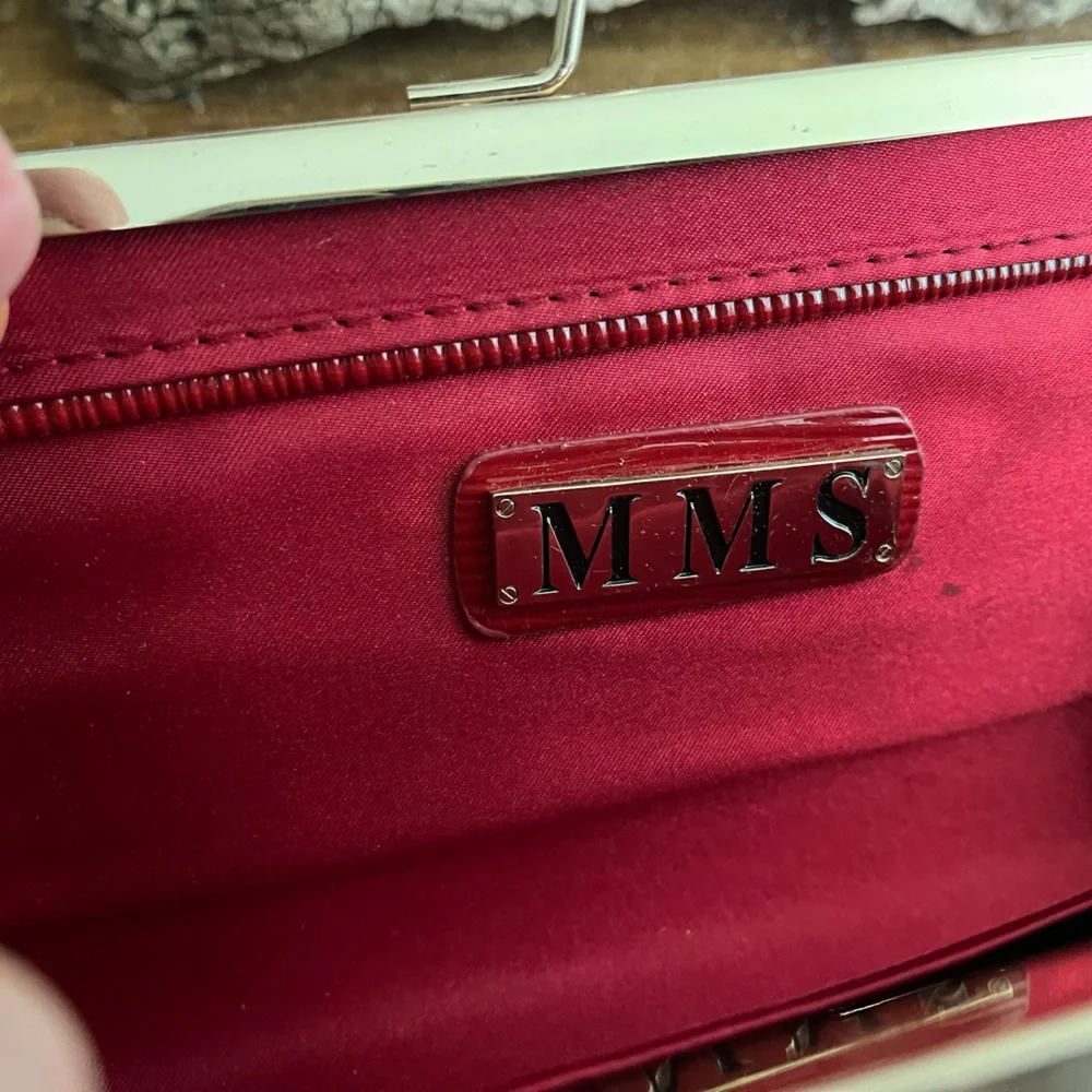 Retro MMS red vegan patent leather clutch - Picture 2 of 7
